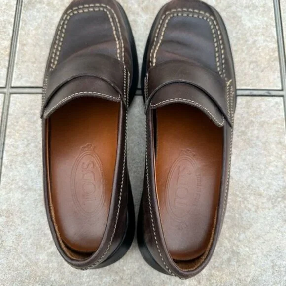 Tod's Women's Brown Leather Driving Loafers